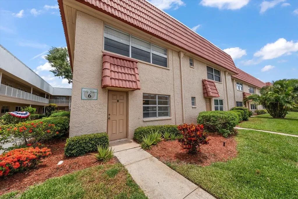 10037 62nd Terrace N St Petersburg FL 33708