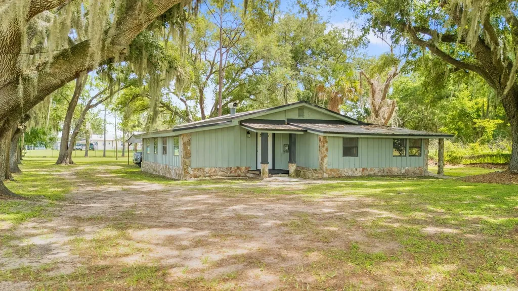 12616 Thonotosassa Road Thonotosassa FL 33592