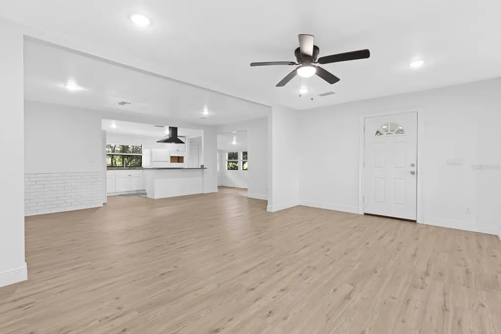 12616 Thonotosassa Road Thonotosassa FL 33592