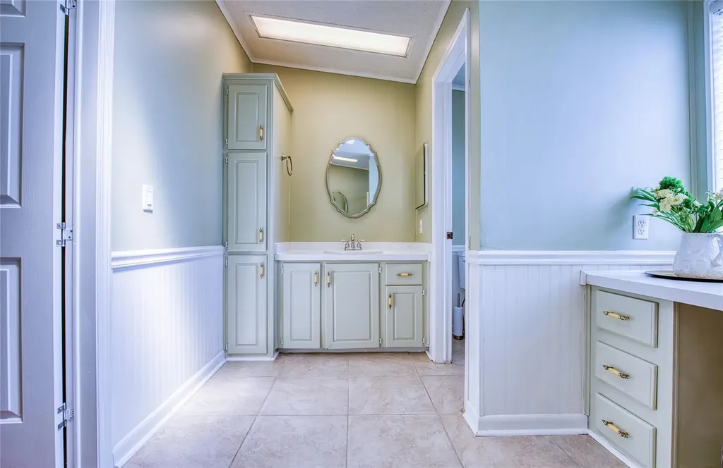 480 Trout Lane Oldsmar FL 34677