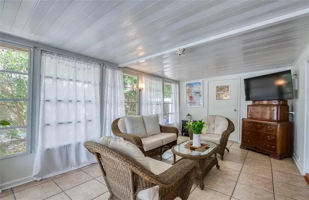 480 Trout Lane Oldsmar FL 34677