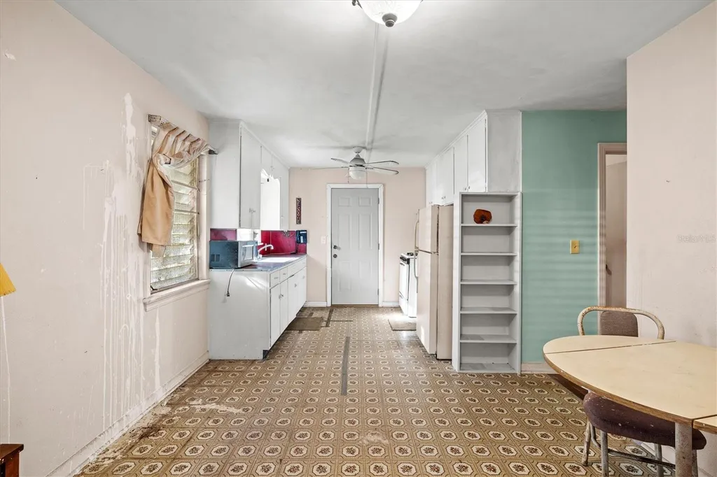 1208 28th Street W Bradenton FL 34205