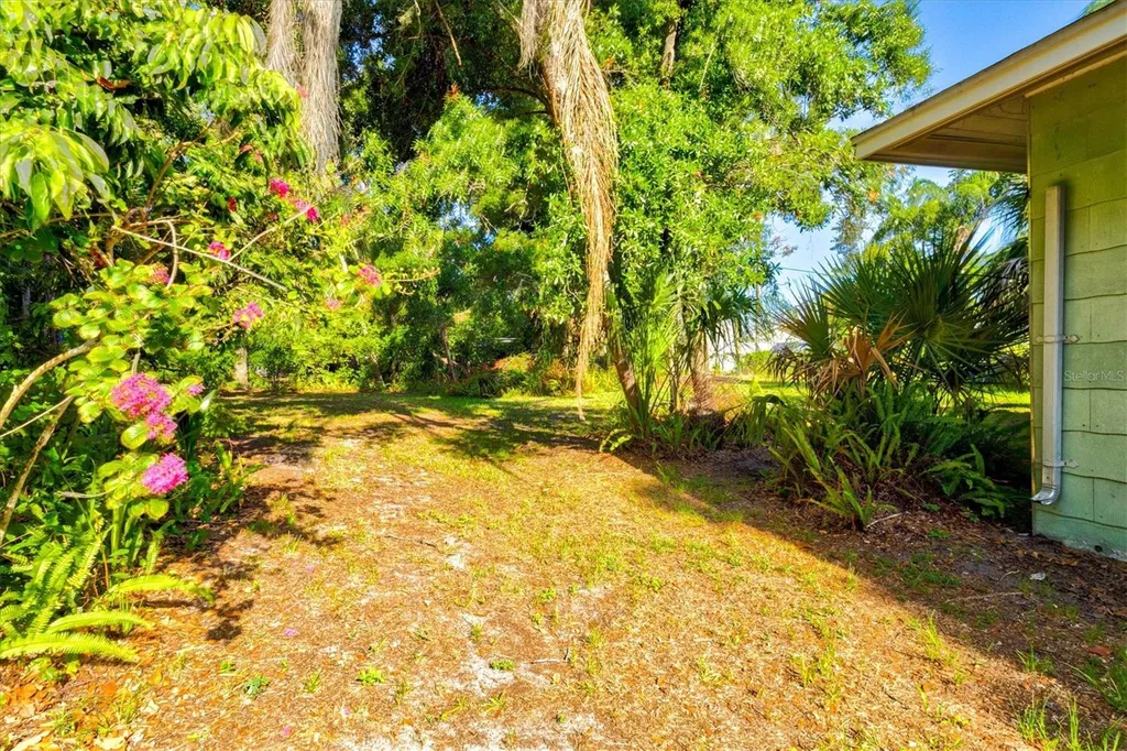 1208 28th Street W Bradenton FL 34205