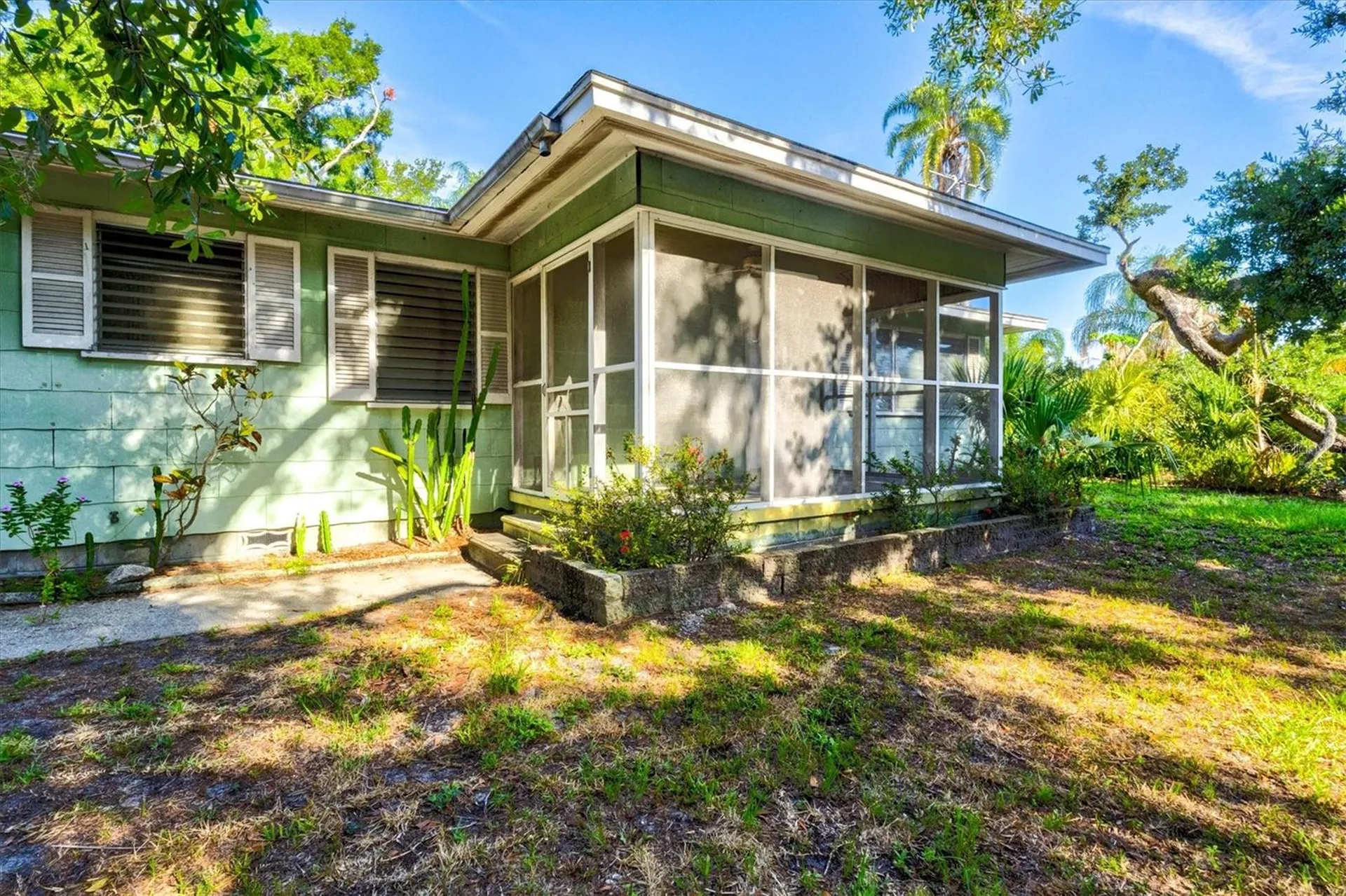 1208 28th Street W Bradenton FL 34205