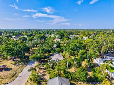1208 28th Street W Bradenton FL 34205