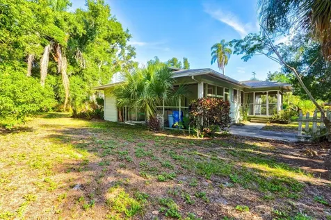 1208 28th Street W Bradenton FL 34205