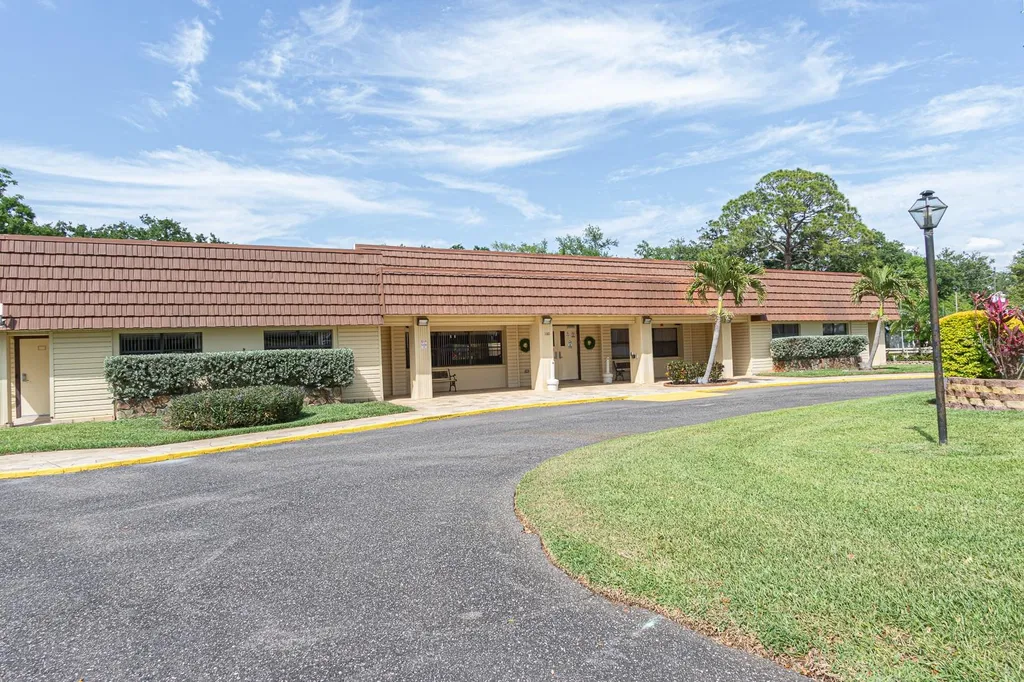 37 Honey Bear Court Safety Harbor FL 34695