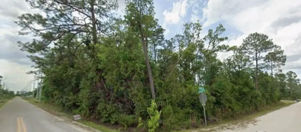 10TH Avenue Deland FL 32724