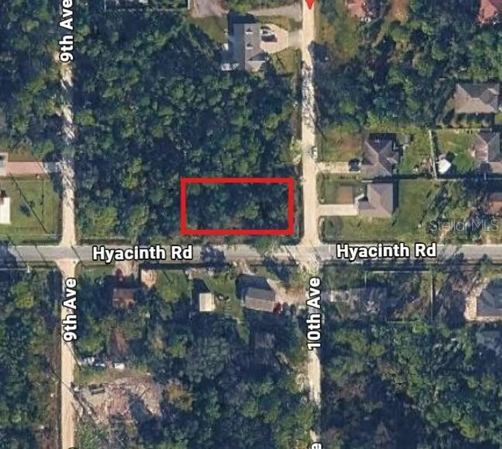 10TH Avenue Deland FL 32724