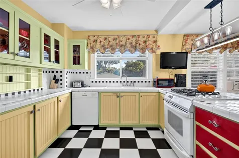 150 S Clayton Street Mount Dora FL 32757