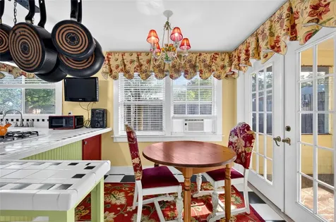 150 S Clayton Street Mount Dora FL 32757