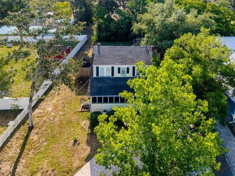 150 S Clayton Street Mount Dora FL 32757