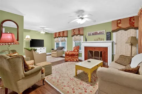 150 S Clayton Street Mount Dora FL 32757