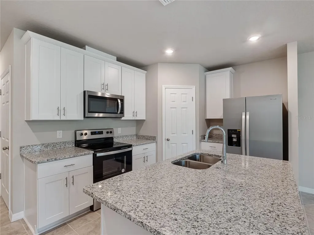 658 Legacy Loop Davenport FL 33896