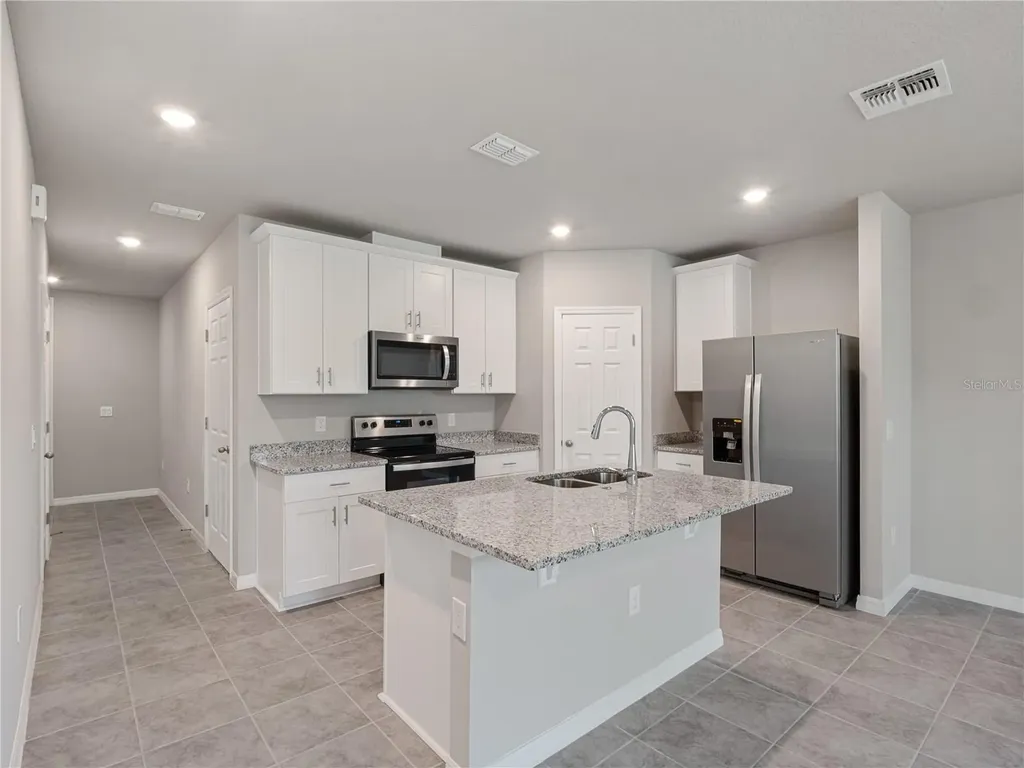 658 Legacy Loop Davenport FL 33896
