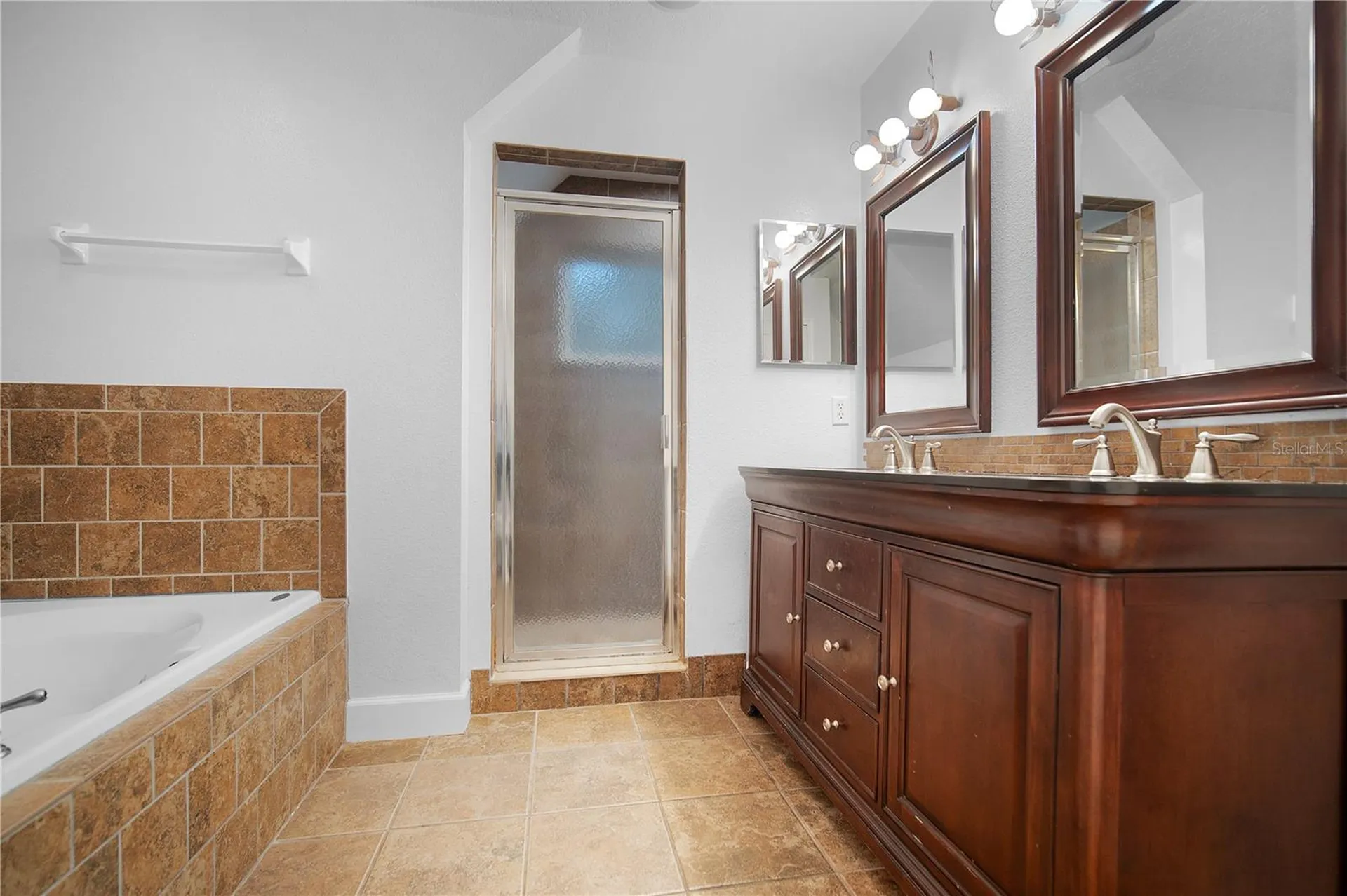 2890 Frontier Drive Kissimmee FL 34744