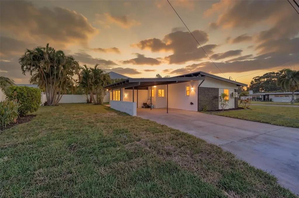 63 Palm Boulevard Dunedin FL 34698