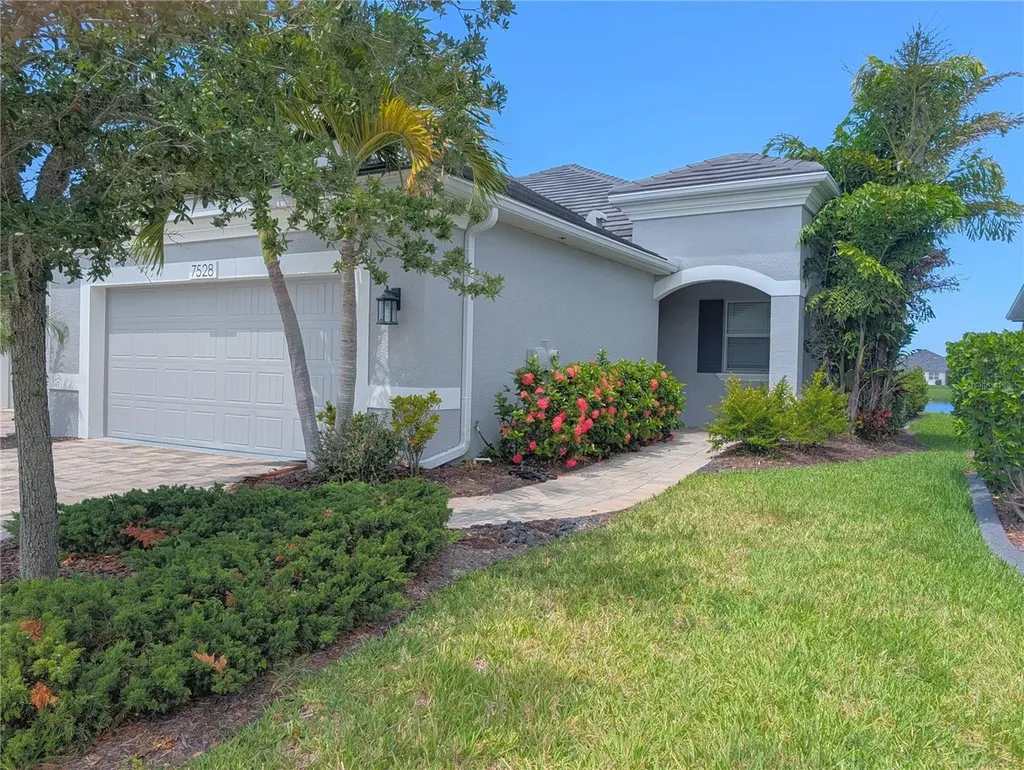 7528 Alumni Trail Sarasota FL 34243