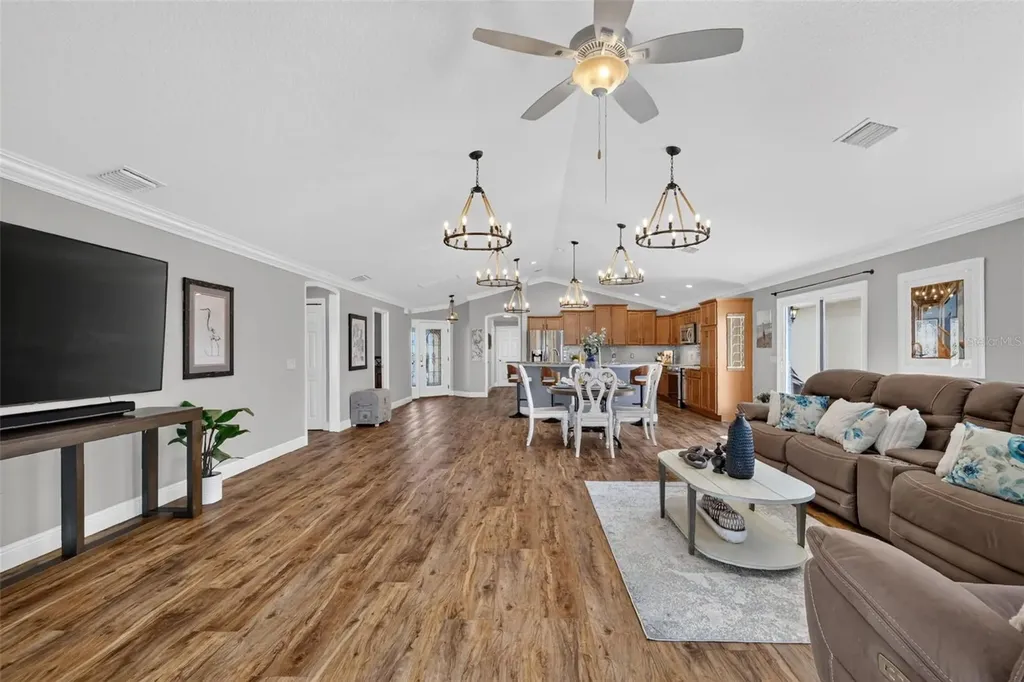 562 Avecilla Drive The Villages FL 32162