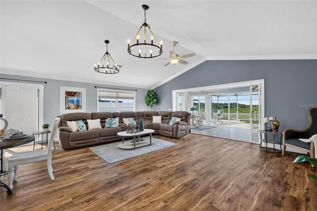 562 Avecilla Drive The Villages FL 32162