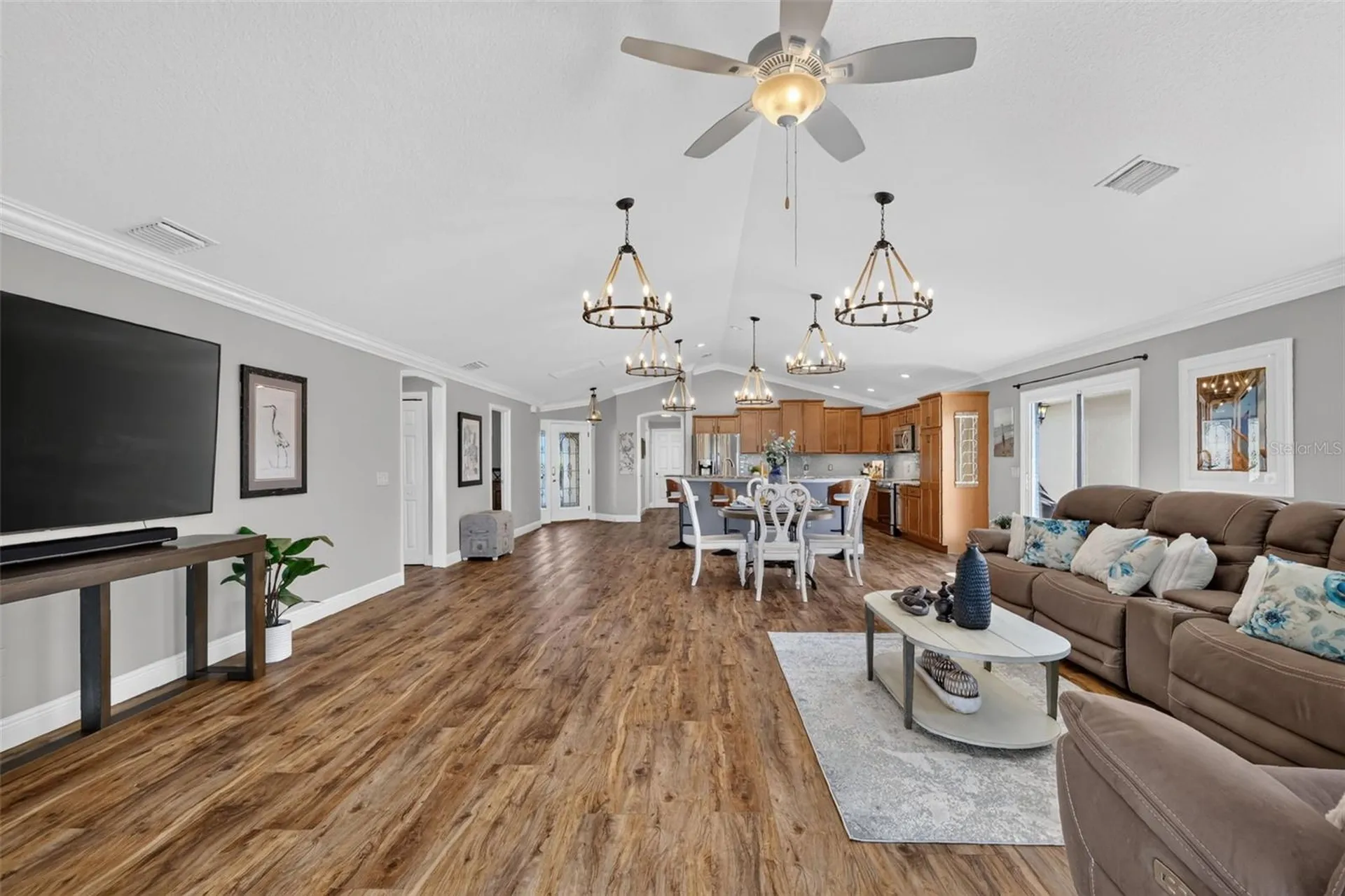 562 Avecilla Drive The Villages FL 32162