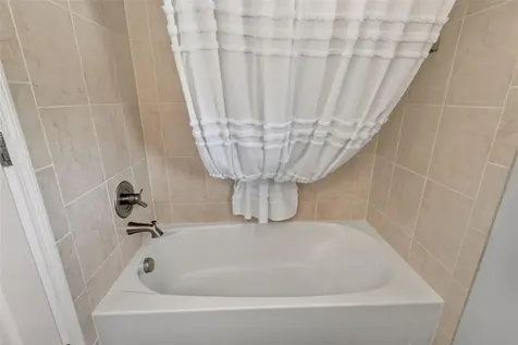 562 Avecilla Drive The Villages FL 32162