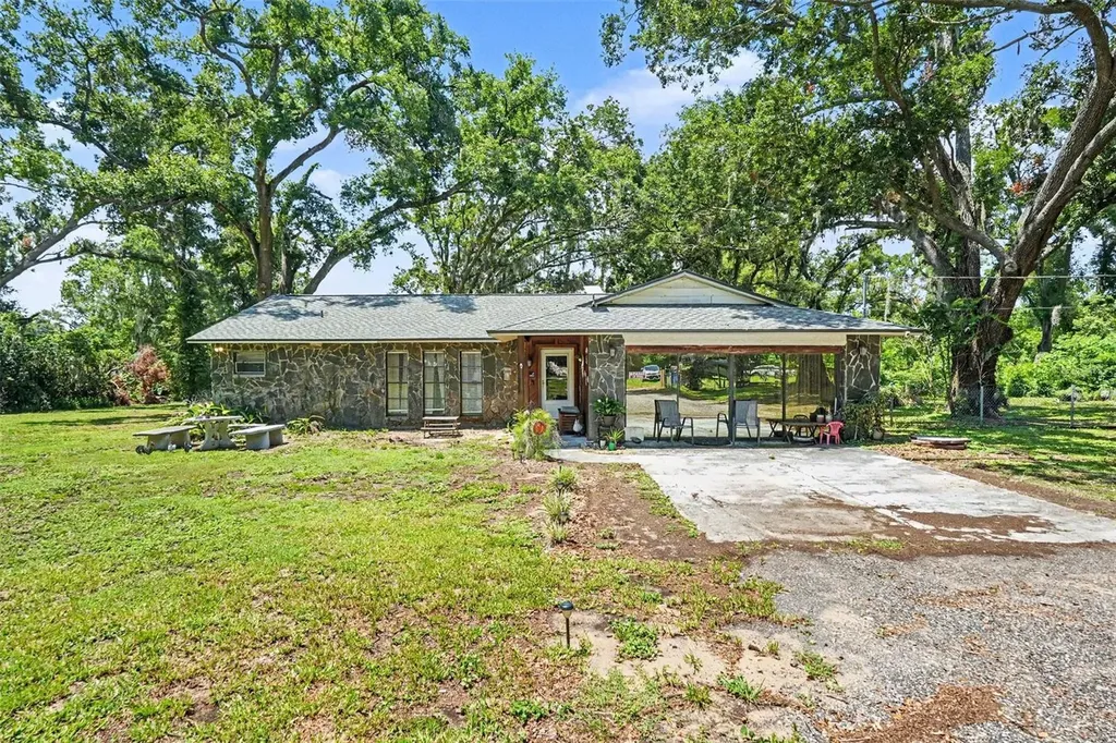 534 Leverett Road Seffner FL 33584
