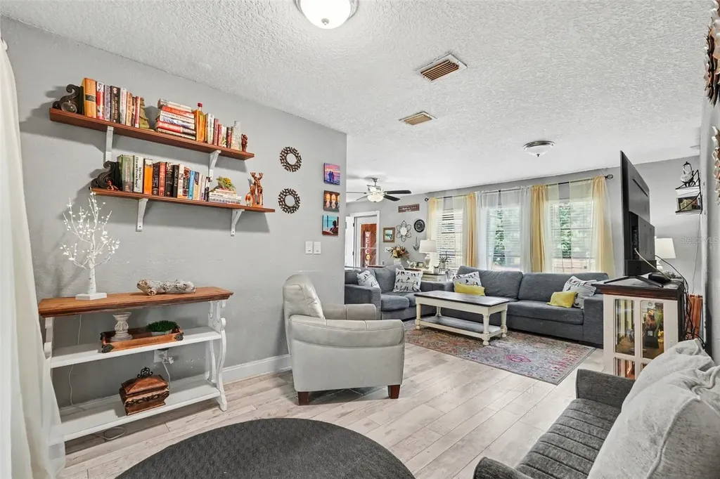 534 Leverett Road Seffner FL 33584