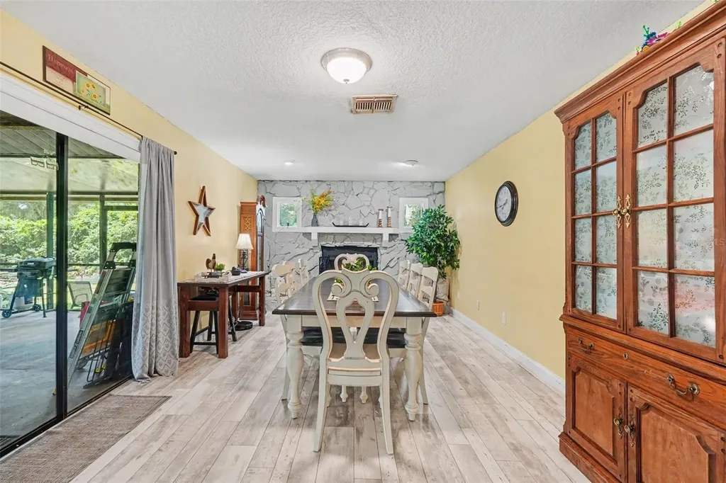 534 Leverett Road Seffner FL 33584