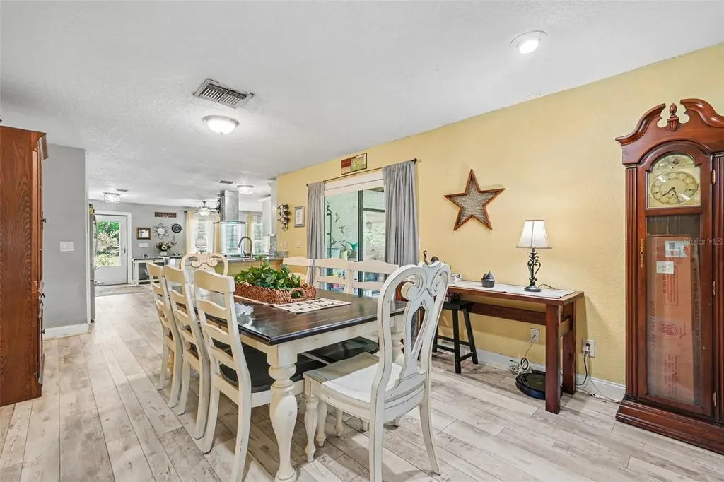 534 Leverett Road Seffner FL 33584