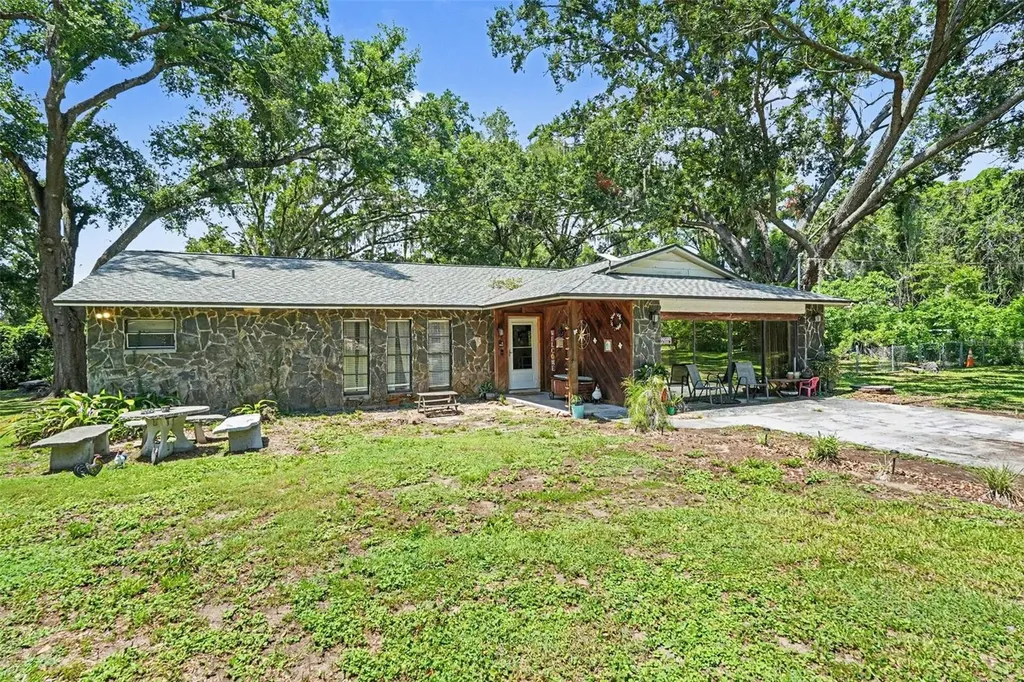 534 Leverett Road Seffner FL 33584