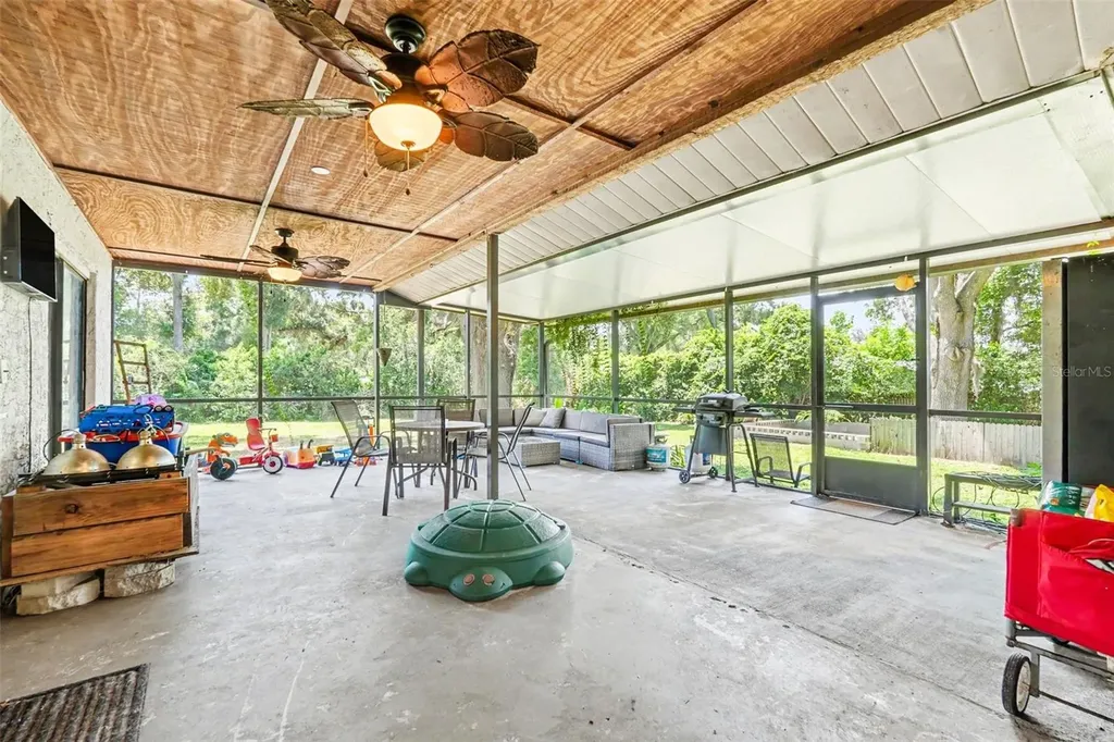 534 Leverett Road Seffner FL 33584