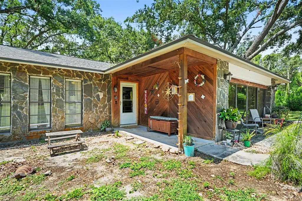 534 Leverett Road Seffner FL 33584