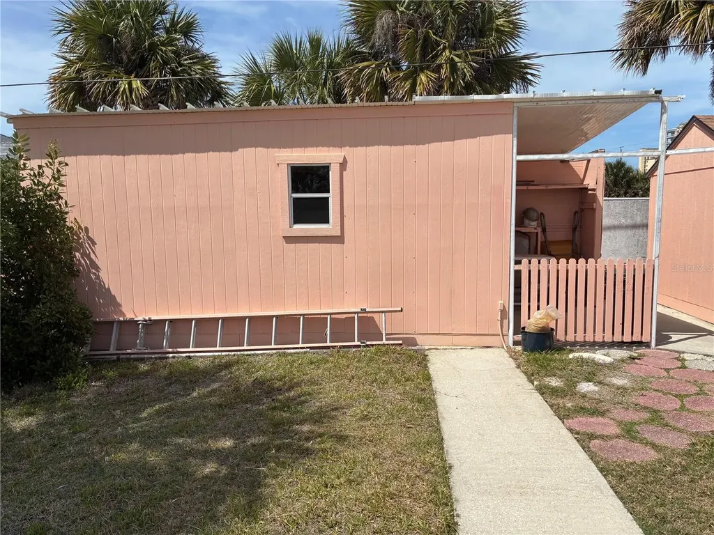 3748 Cardinal Boulevard Daytona Beach FL 32118