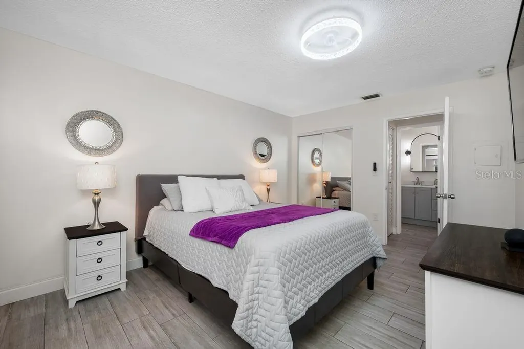 5660 80th Street N St Petersburg FL 33709