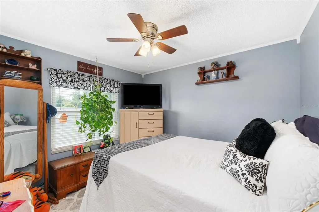 124 Oak Circle Ocala FL 34472