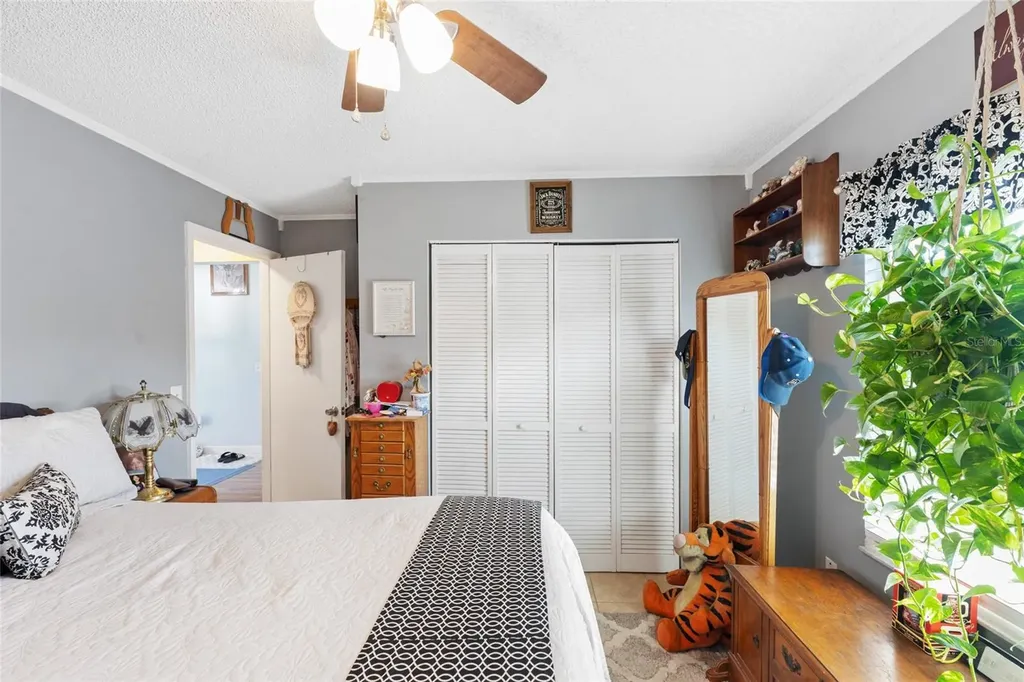 124 Oak Circle Ocala FL 34472