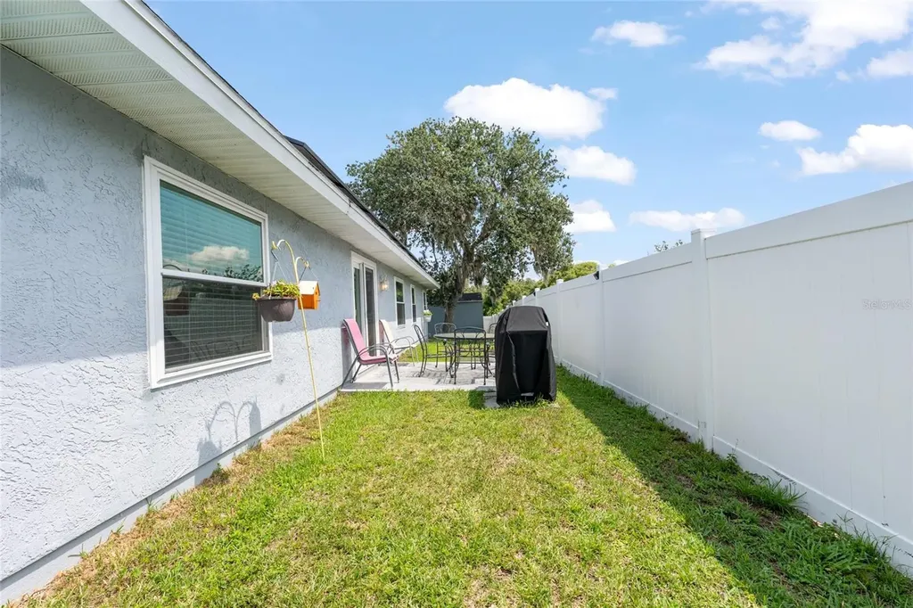 124 Oak Circle Ocala FL 34472