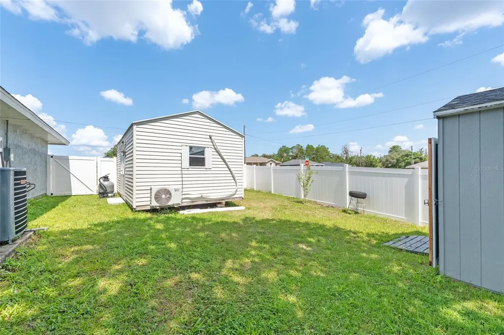 124 Oak Circle Ocala FL 34472