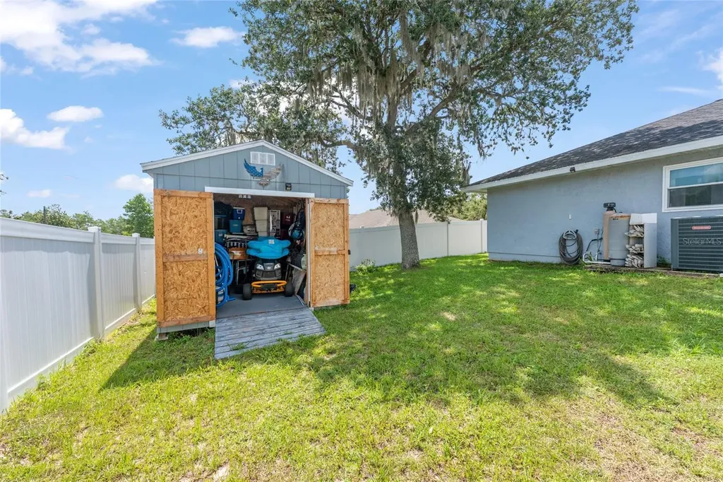 124 Oak Circle Ocala FL 34472