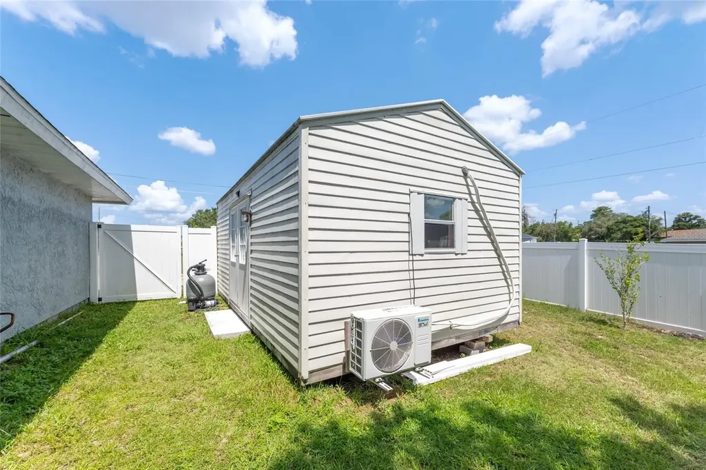 124 Oak Circle Ocala FL 34472