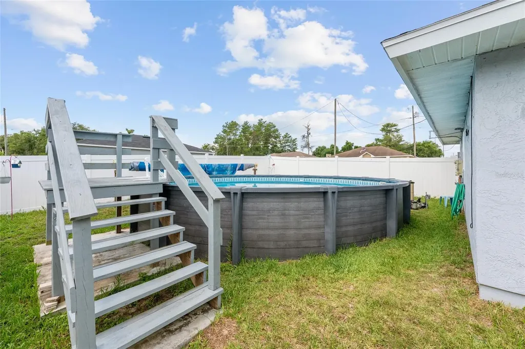 124 Oak Circle Ocala FL 34472