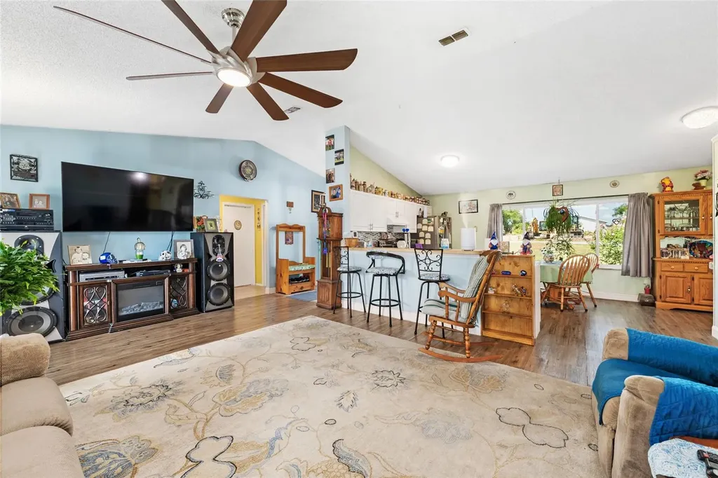 124 Oak Circle Ocala FL 34472