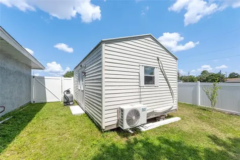 124 Oak Circle Ocala FL 34472
