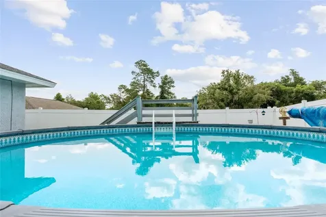 124 Oak Circle Ocala FL 34472