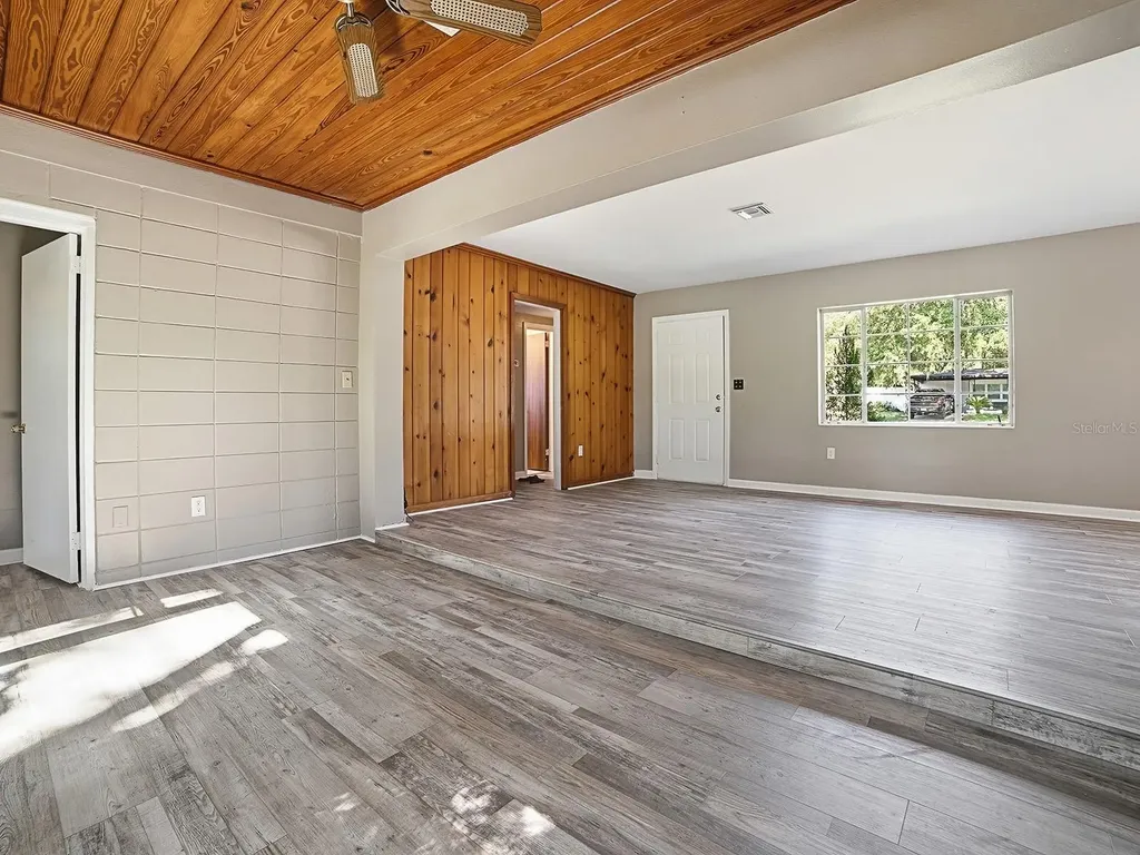 404 Louis Street Leesburg FL 34748