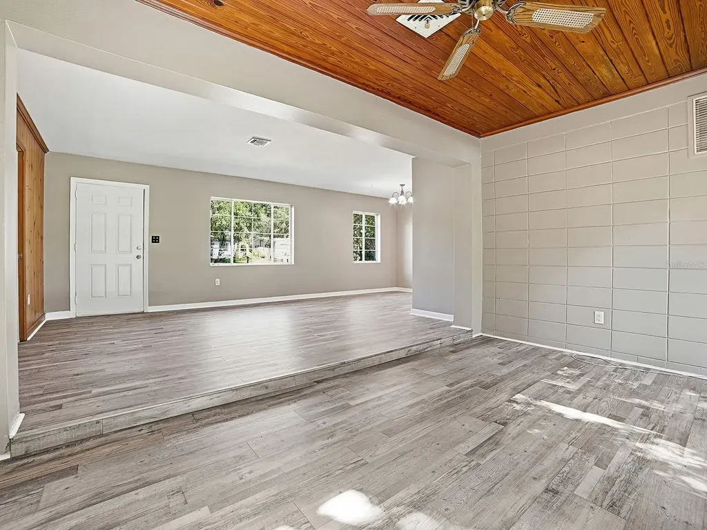404 Louis Street Leesburg FL 34748