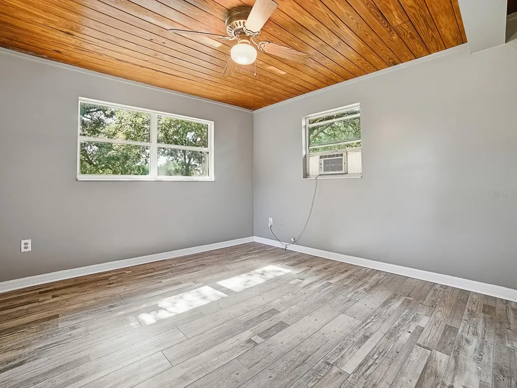 404 Louis Street Leesburg FL 34748