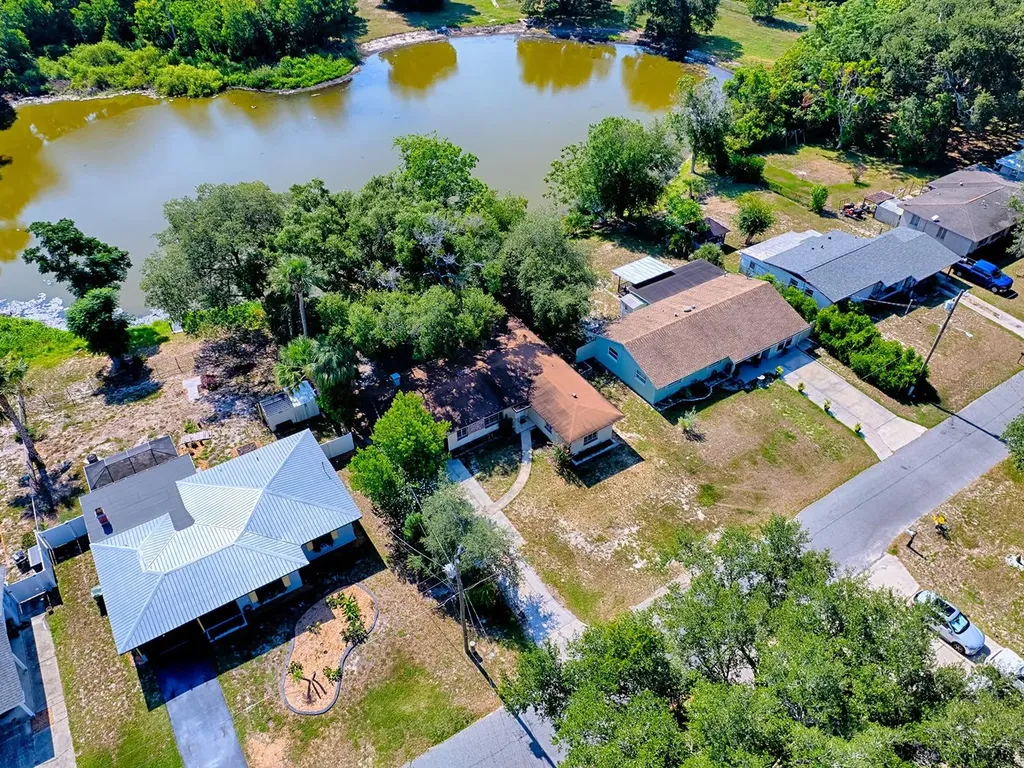 404 Louis Street Leesburg FL 34748