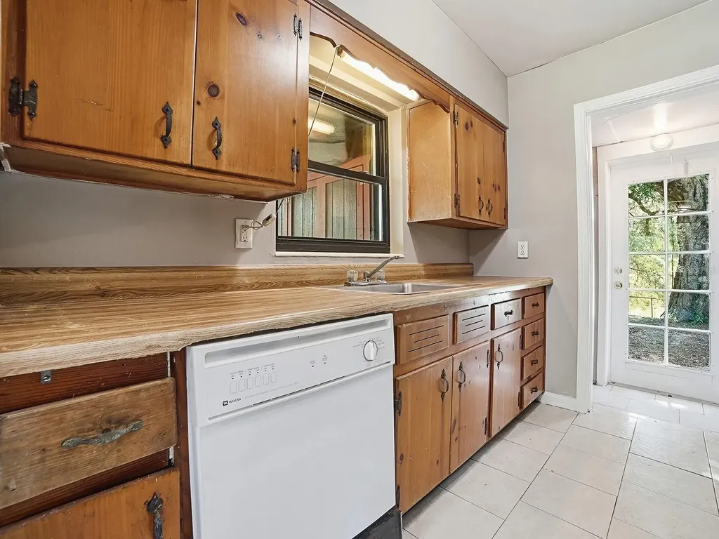 404 Louis Street Leesburg FL 34748